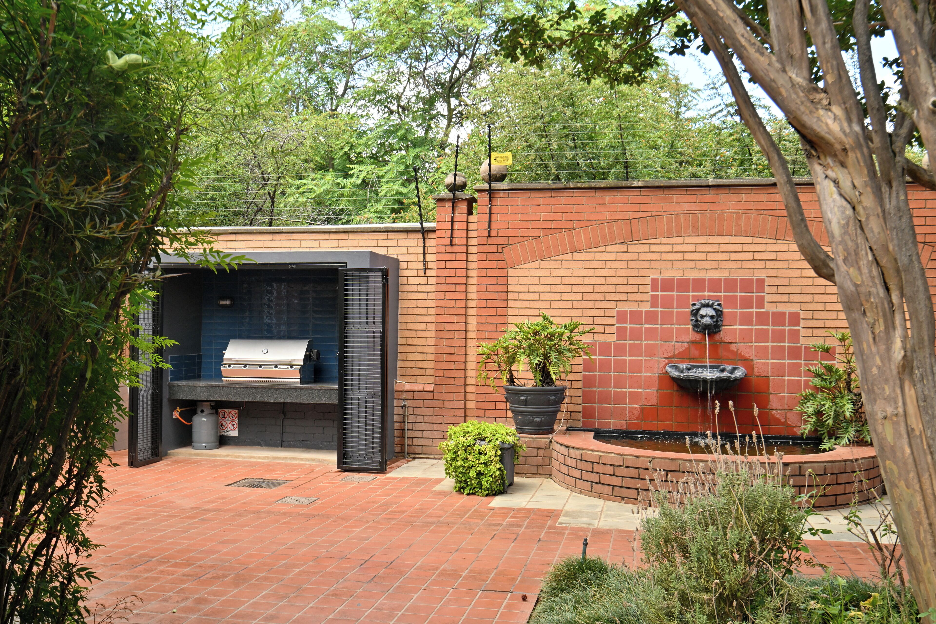 Photo - Courtyard Hotel Rosebank
