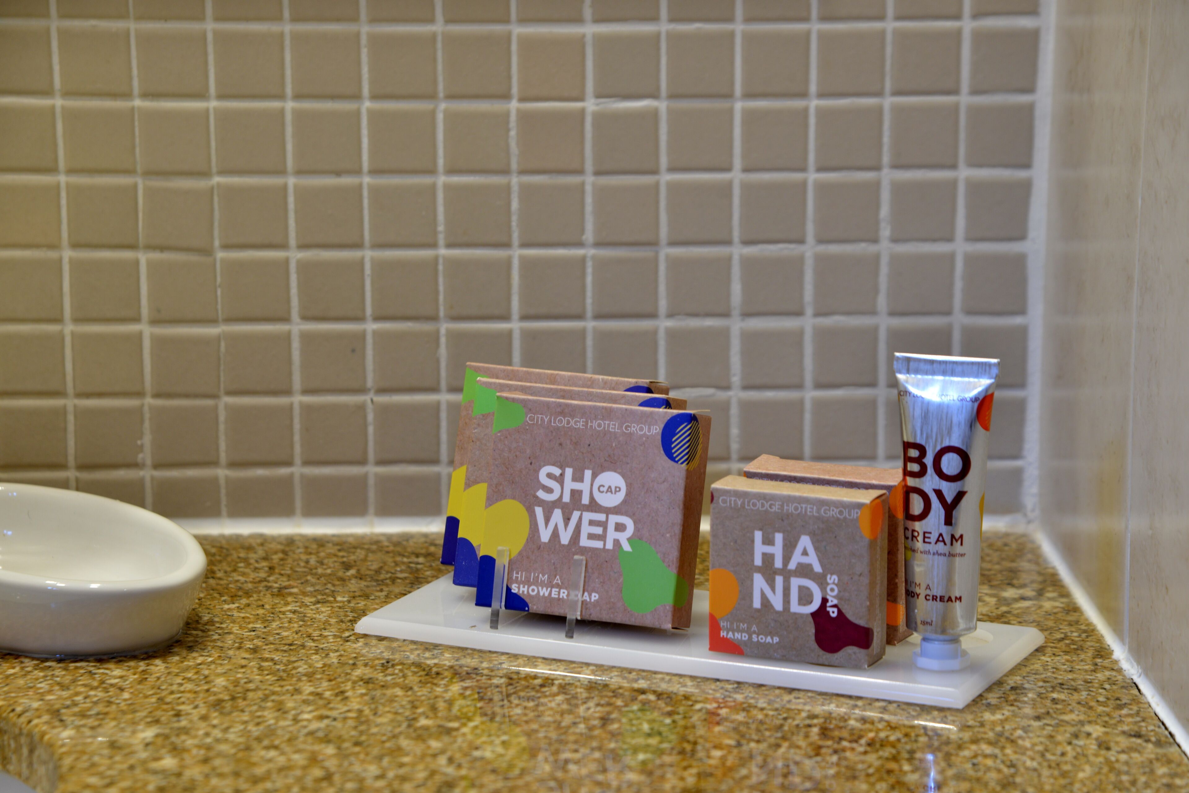 separate bathtub and shower, rainfall showerhead, free toiletries