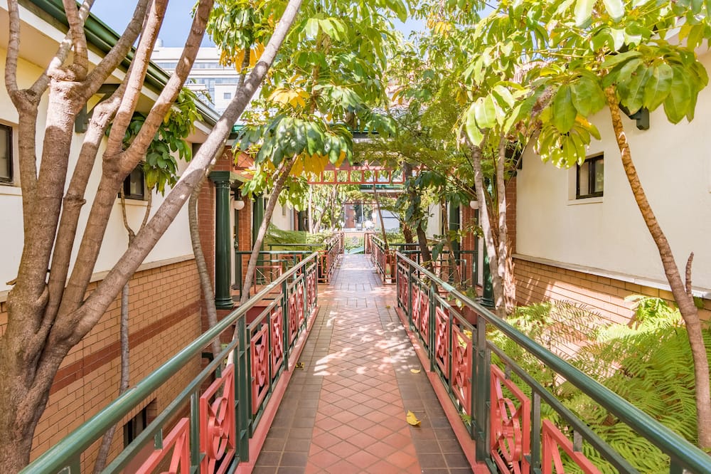 Courtyard Hotel Rosebank