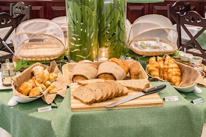 Courtyard Hotel Rosebank