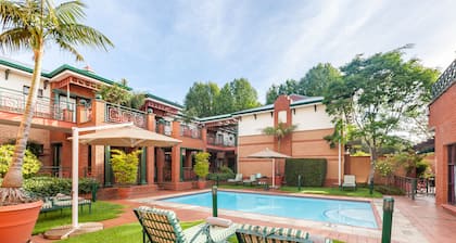 Courtyard Hotel Rosebank