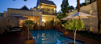 Courtyard Hotel Sandton