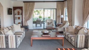 Lounge - City Lodge Hotel Eastgate (Johannesburg)