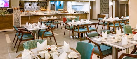 Petit déjeuner complet servi tous les jours en supplément