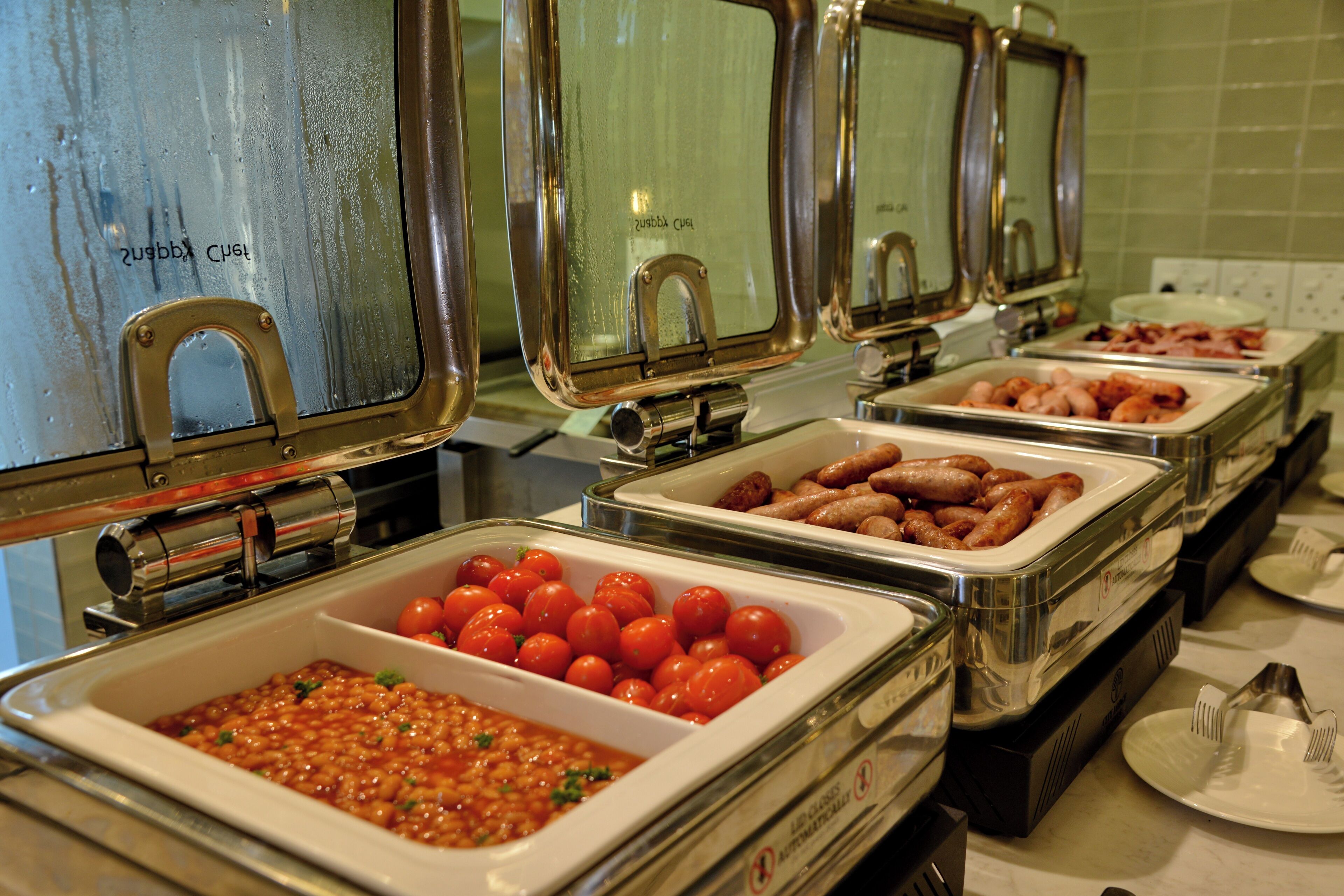 daily buffet breakfast for a fee