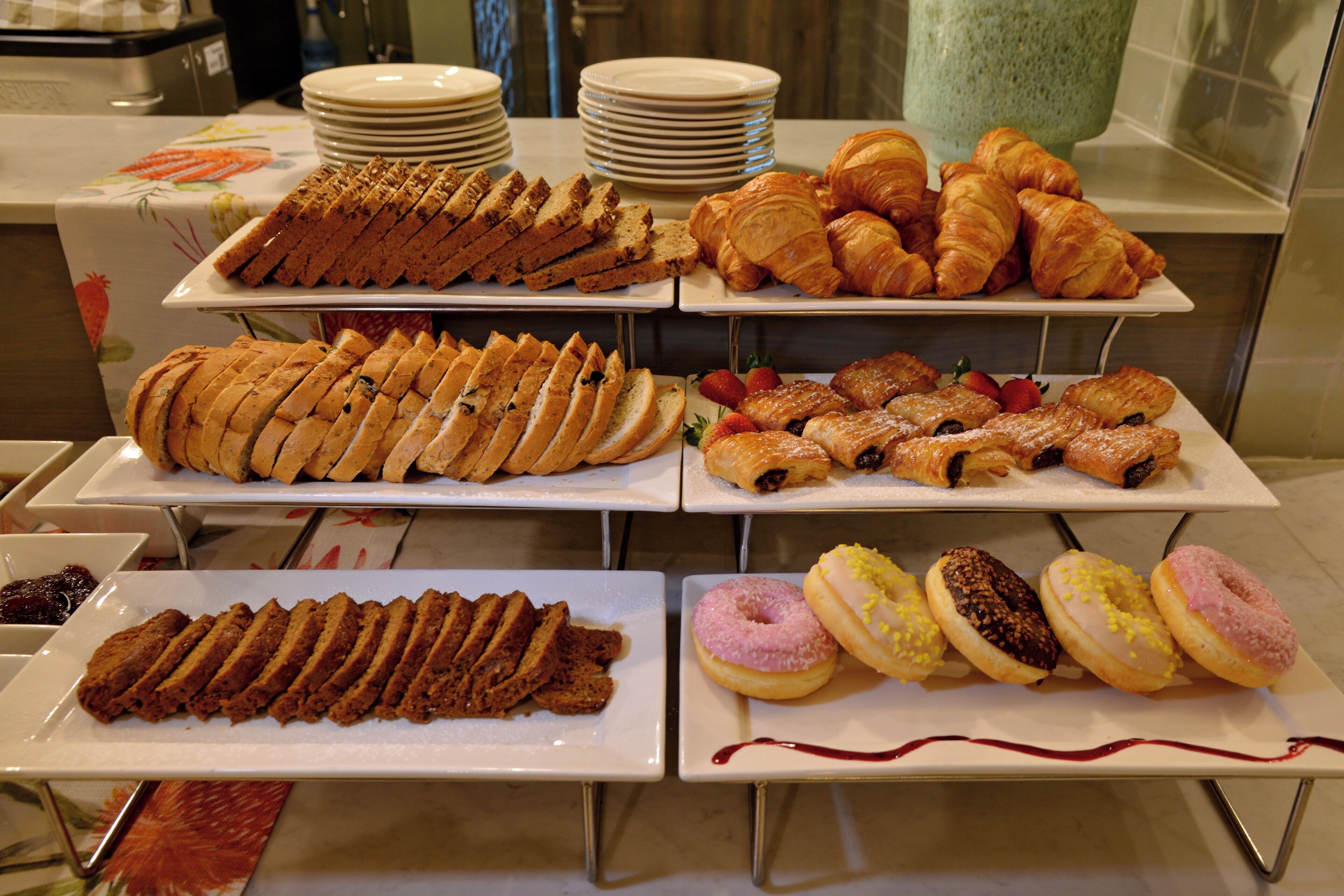 daily buffet breakfast for a fee