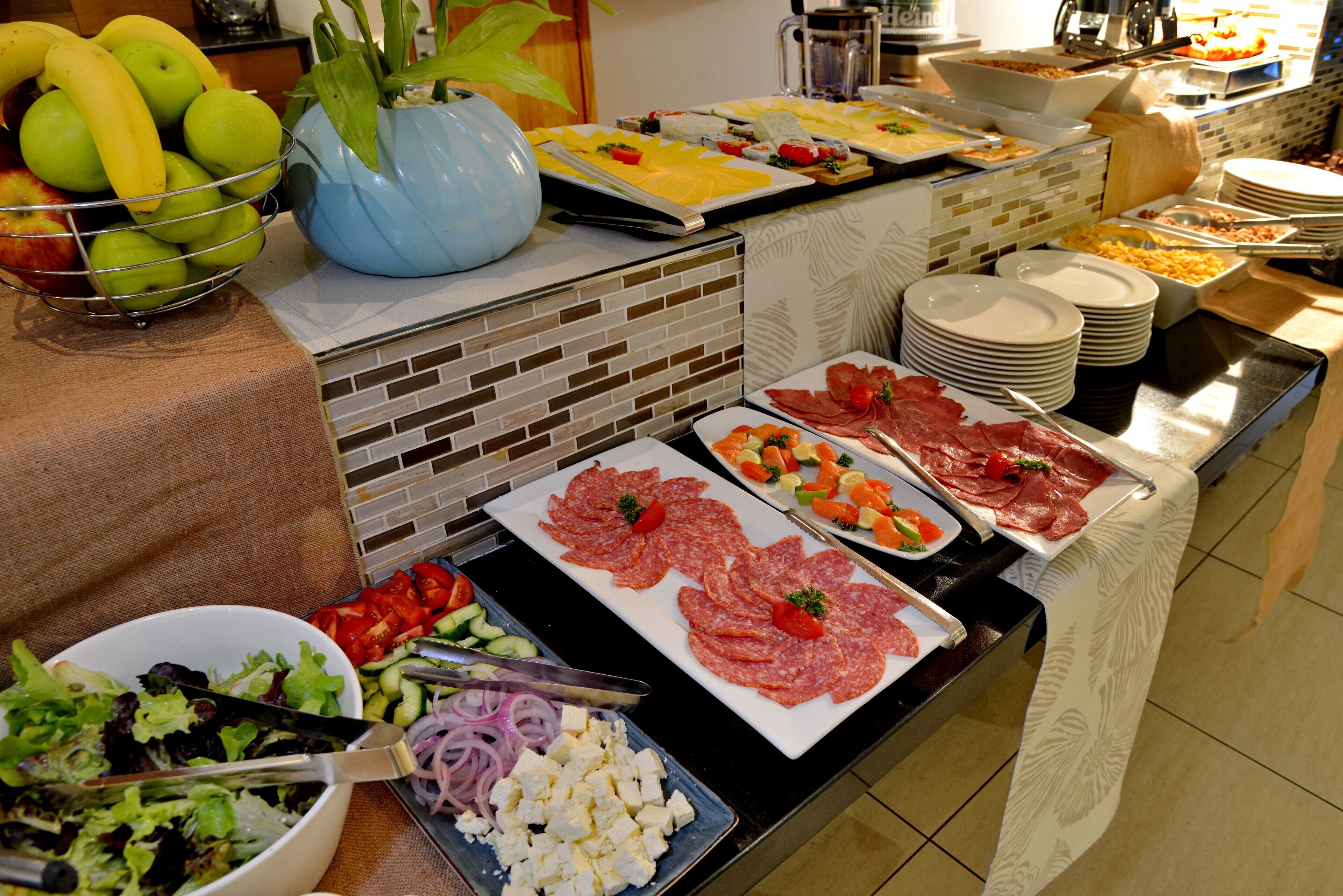 lunch and dinner served, pool views