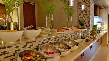 Petit déjeuner buffet (165 ZAR par personne)