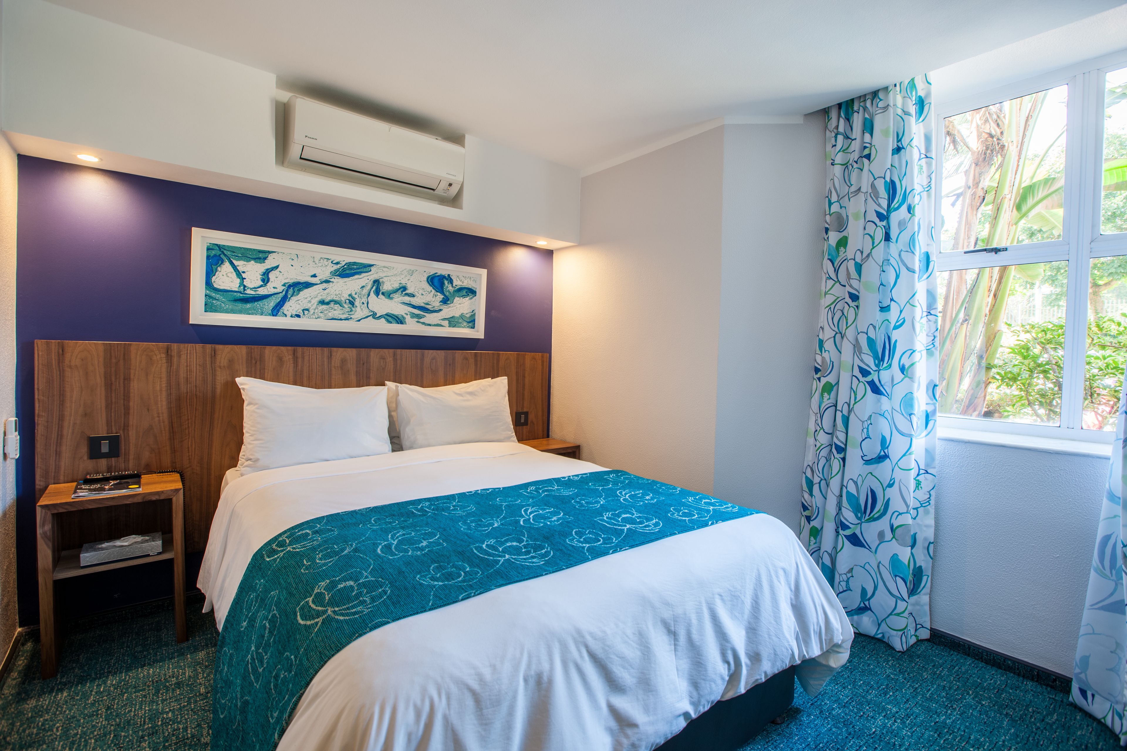 in-room safe, desk, soundproofing, free wifi