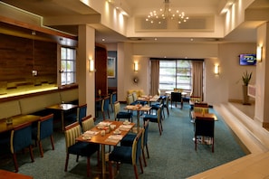 Daily buffet breakfast (ZAR 165 per person)