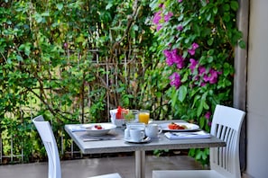 Petit déjeuner buffet (165 ZAR par personne)