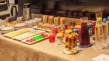 Petit déjeuner buffet servi tous les jours en supplément