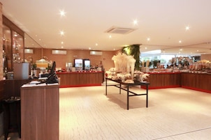 Café da manhã com buffet todos os dias (BRL 44.90 por pessoa)