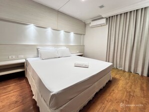 Standard Double Room | Minibar, in-room safe, desk, soundproofing