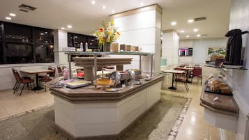Colazione a buffet inclusa, servita tutte le mattine