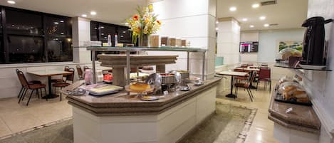 Colazione a buffet inclusa, servita tutte le mattine