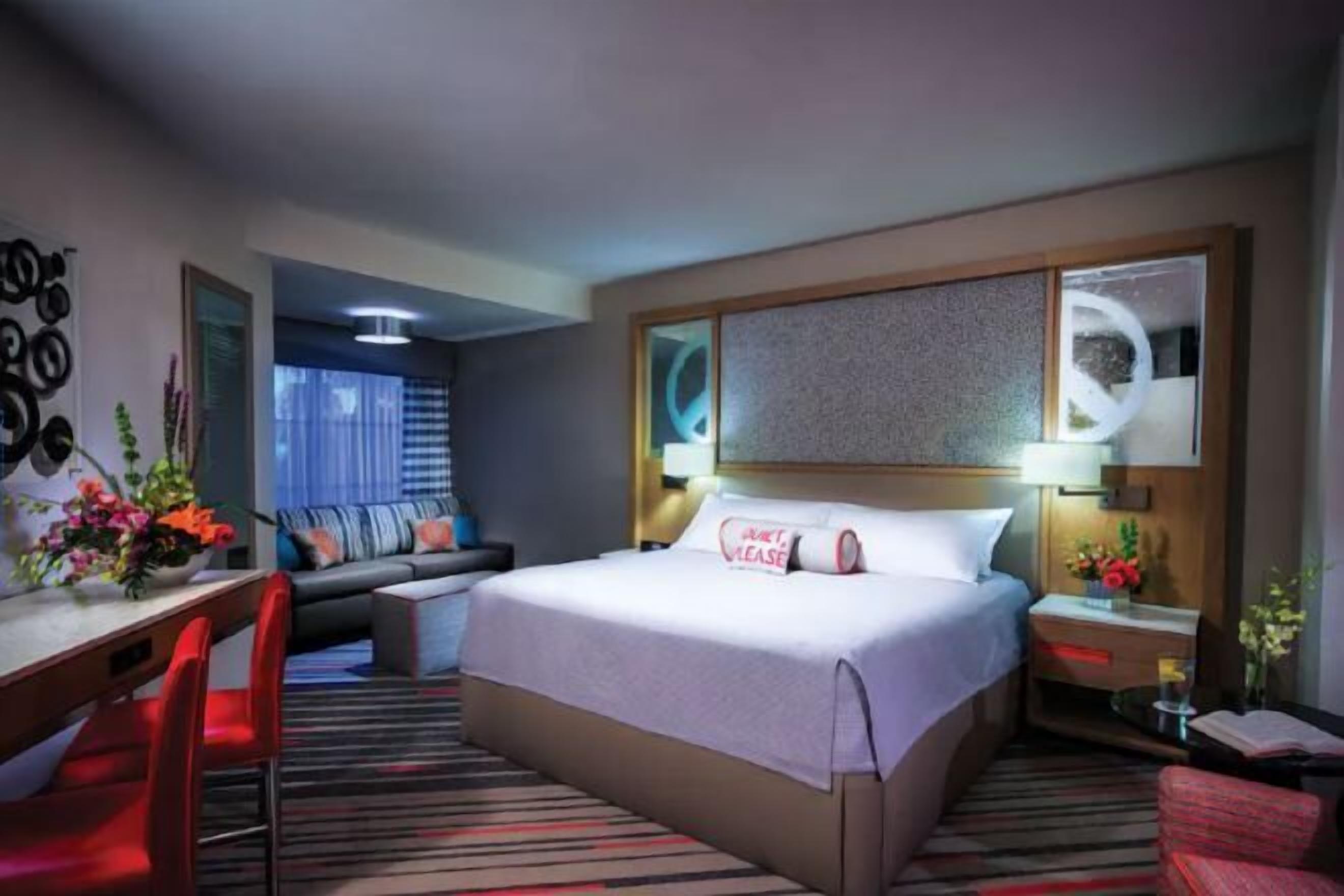 Roba de llit d'alta qualitat, caixa forta a l'habitació i escriptori 