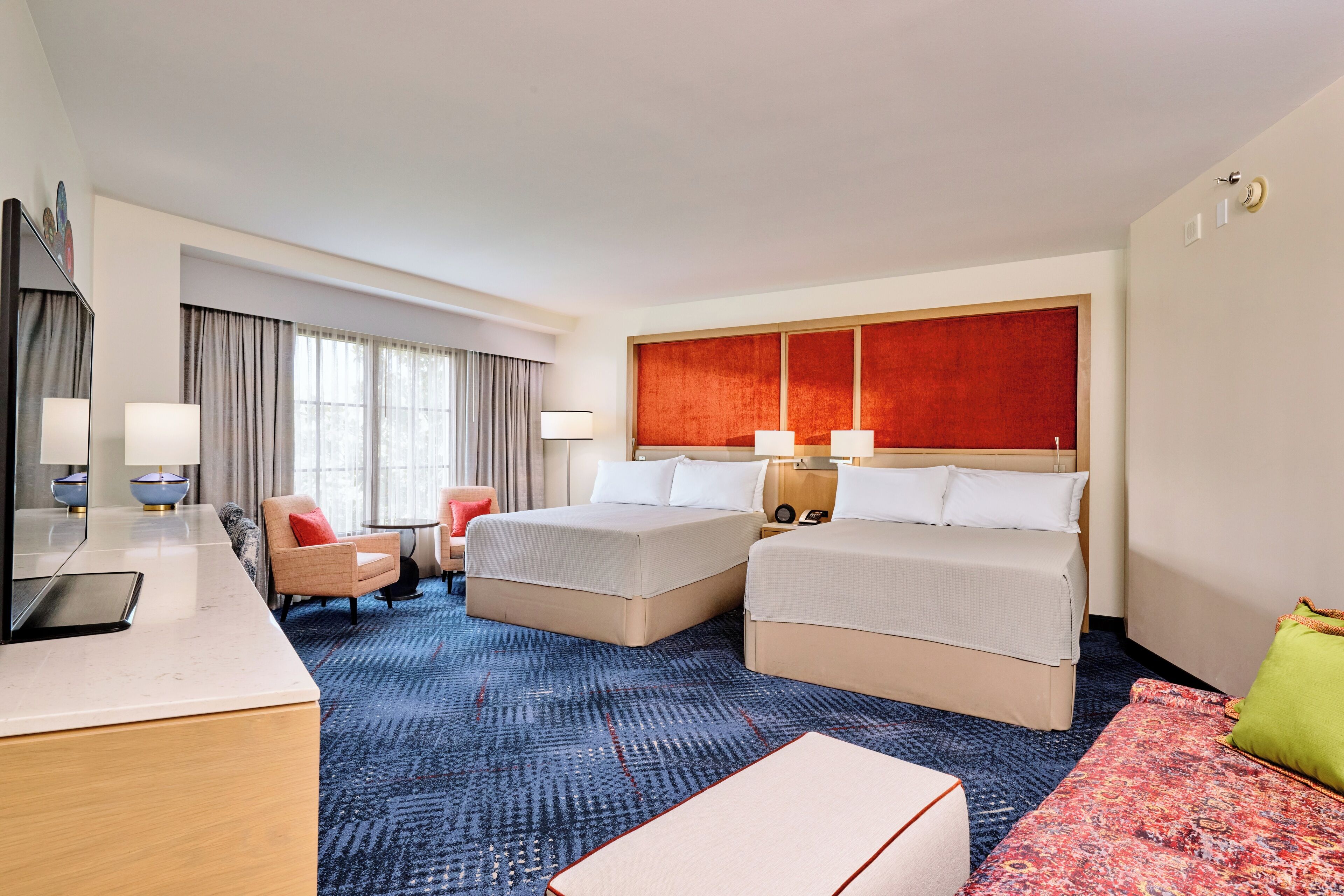 Habitació Deluxe, 2 llits de matrimoni, no fumadors (Includes Universal Express Unlimited^) | Roba de llit d'alta qualitat, caixa forta a l'habitació i escriptori 