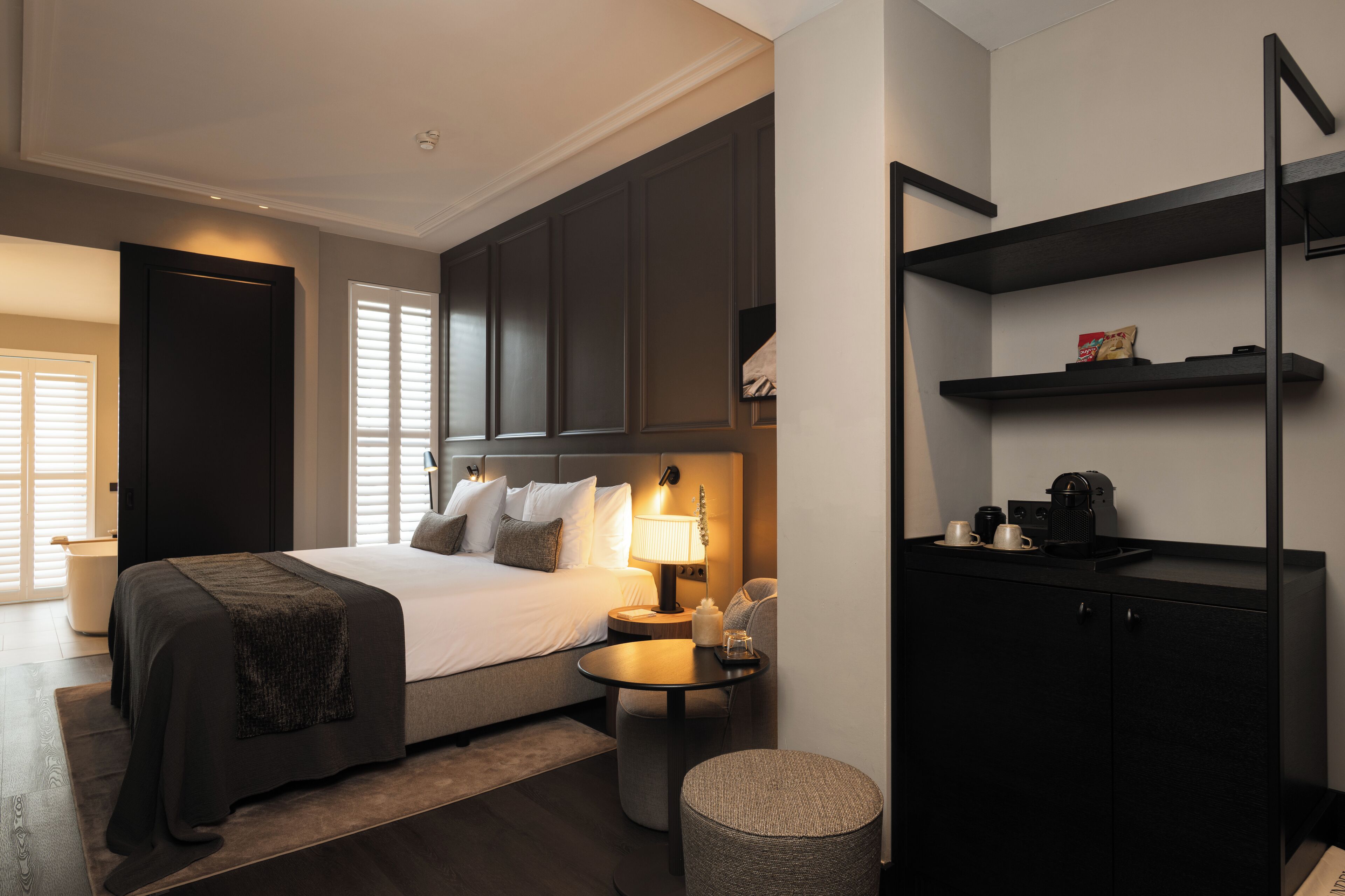 1 bedroom, premium bedding, minibar, in-room safe