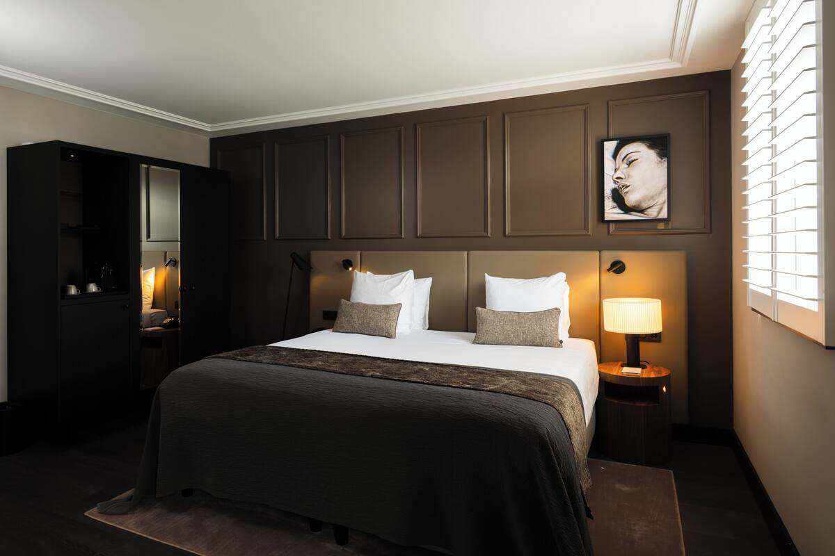 1 bedroom, premium bedding, minibar, in-room safe