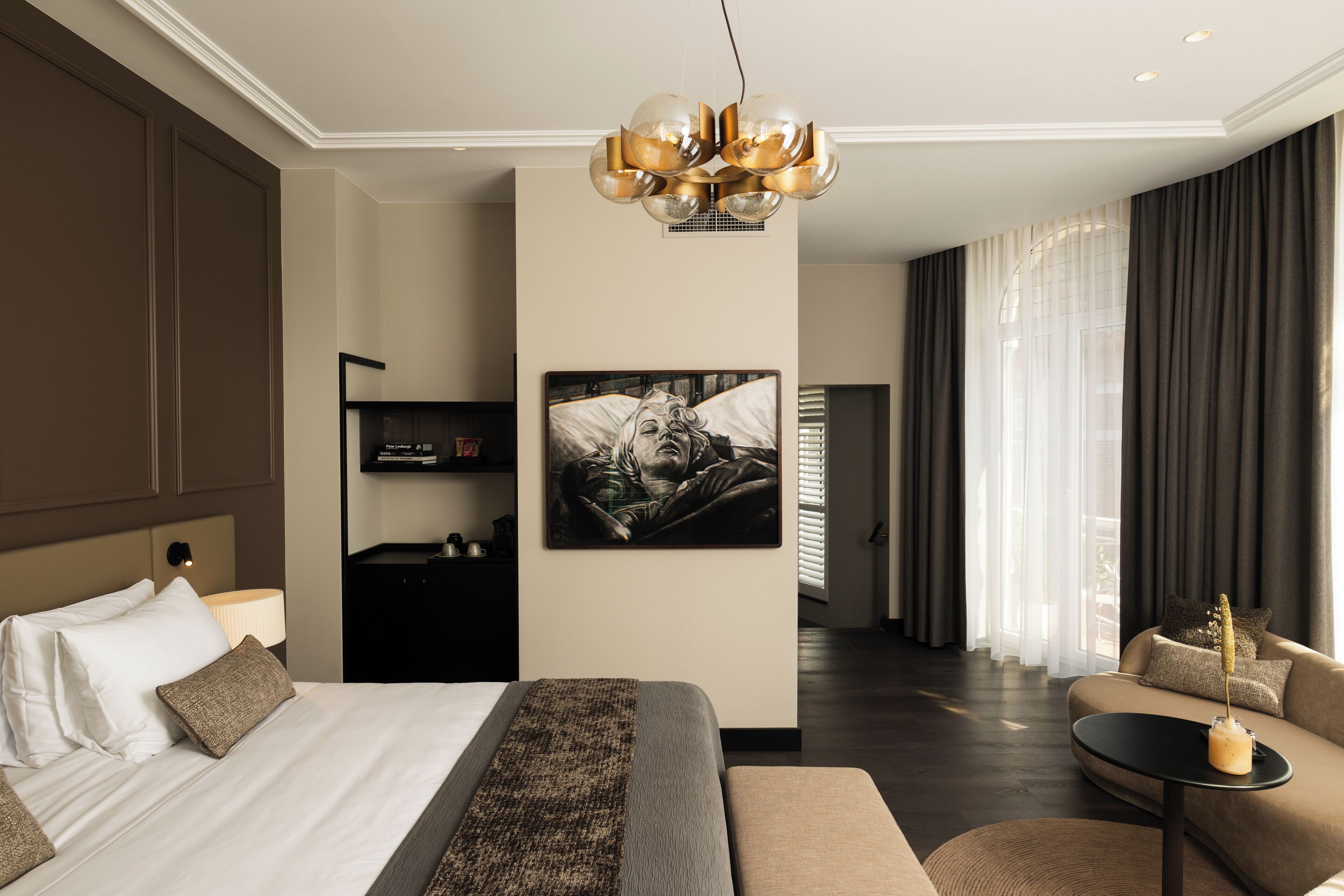 Ropa de cama de alta calidad y minibar 