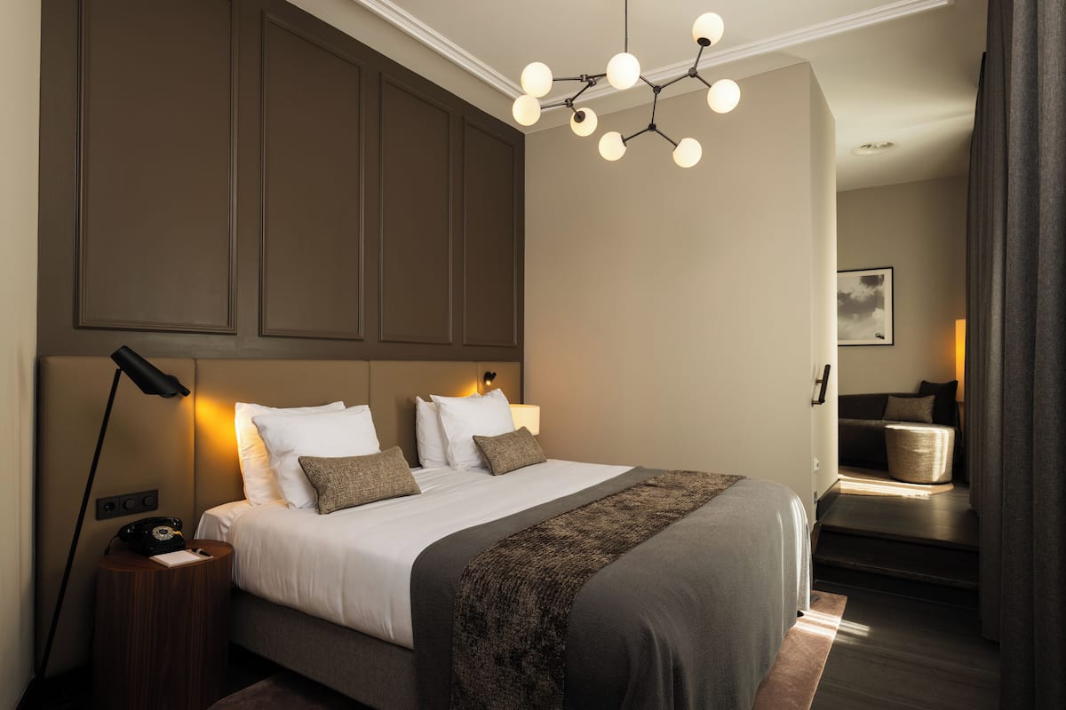 Executive Double Room | 1 bedroom, premium bedding, minibar, in-room safe