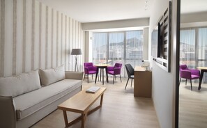 Tiare Legacy Suite | Living area | 40-inch LCD TV with satellite channels, TV