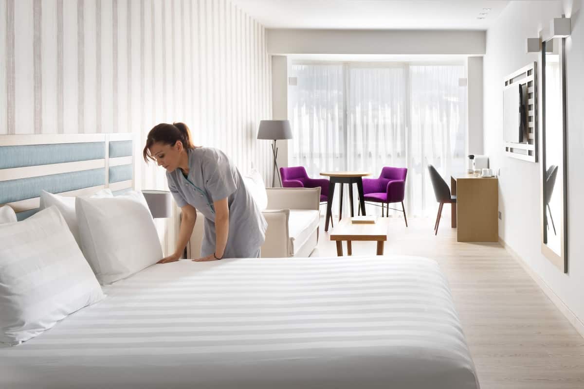 Premium bedding, in-room safe, desk, blackout curtains