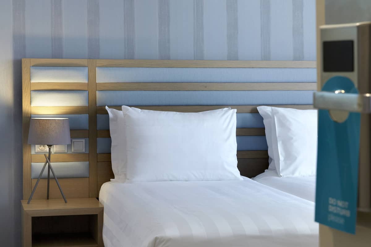 Premium bedding, in-room safe, desk, blackout curtains