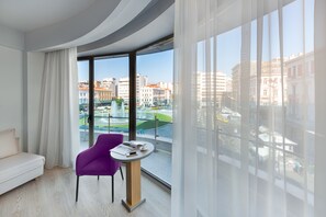 Corner Suite Fountain View | إطلالة الغرفة