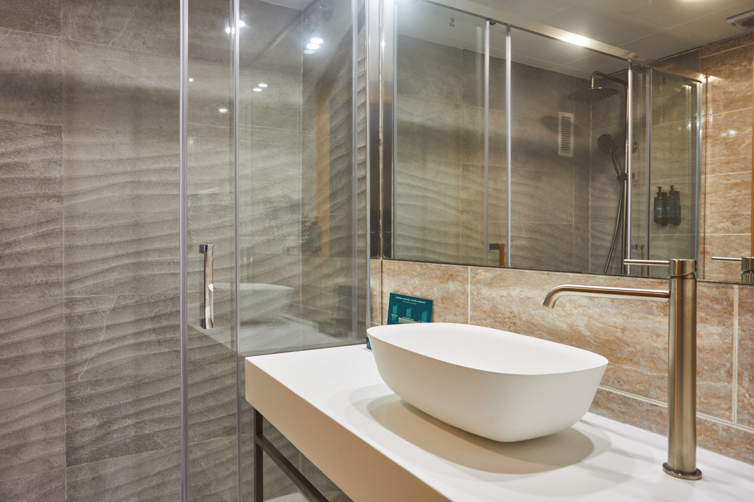 standard room (queen bed) | bathroom | free toiletries, hair dryer, bidet, towels