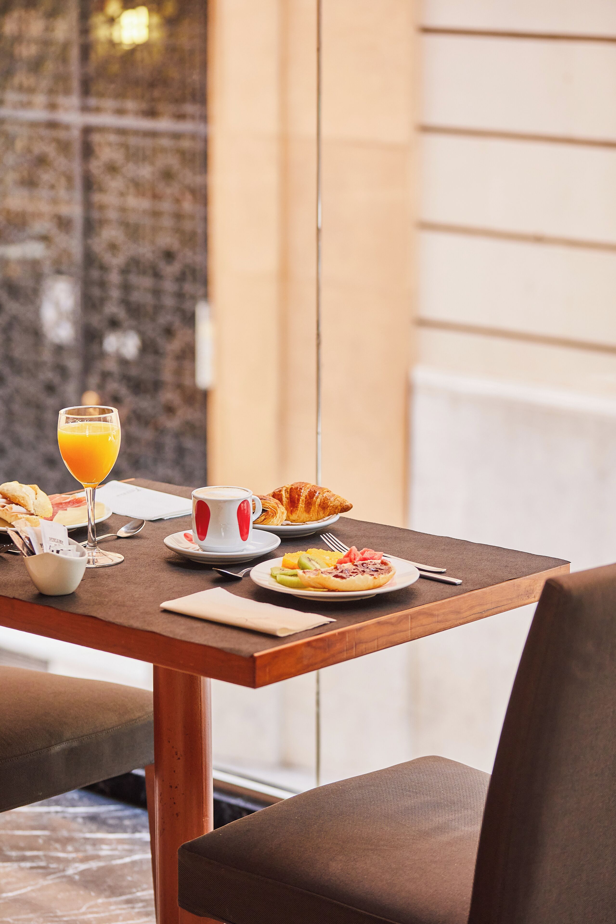 Frokostbuffé hver dag (EUR 15.50 per person)