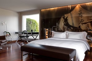 Suite, 1 King Bed, Mountain View (Balcony) | Premium bedding, in-room safe, individually decorated