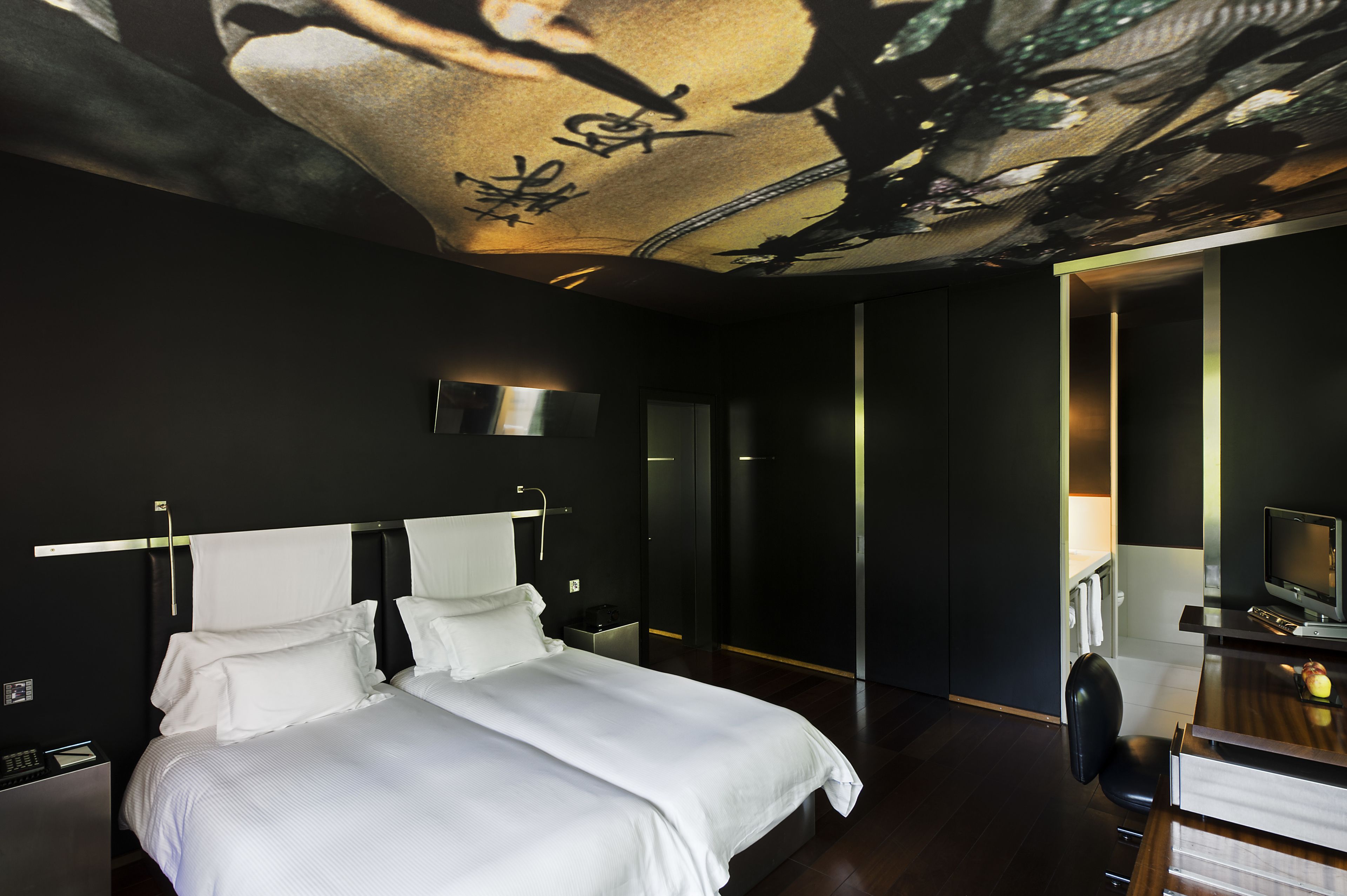 premium bedding, in-room safe, individually decorated