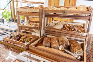 Daily buffet breakfast (EUR 19.5 per person)