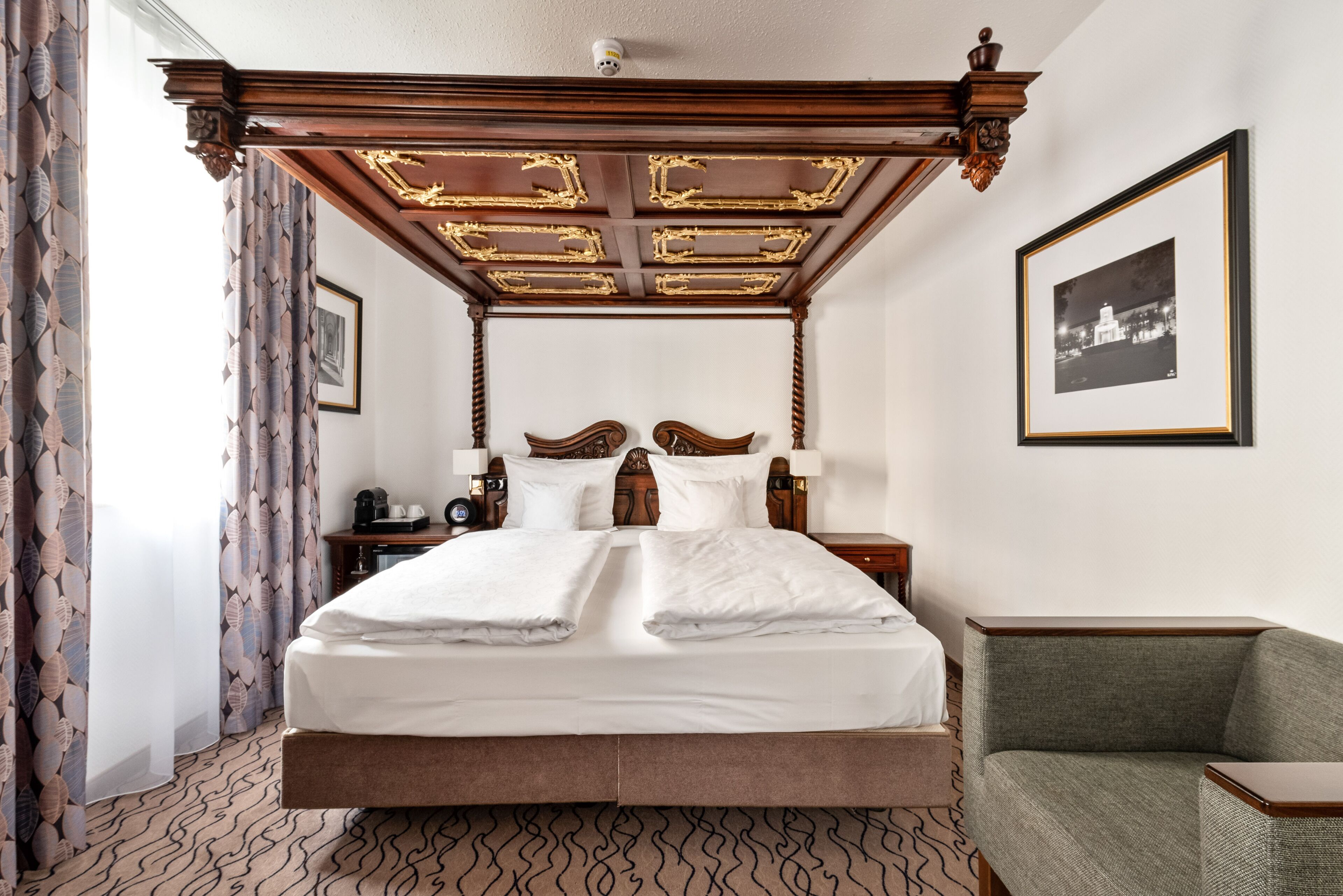 club double room with view to the courtyard | hypo-allergenic bedding, in-room safe, desk, blackout curtains