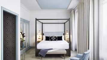 Junior Suite, Balcony | 1 bilik tidur, peti besi dalam bilik, dihias secara berasingan