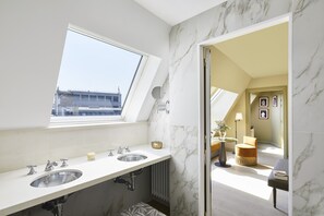 Deluxe Double Room, 1 Queen Bed