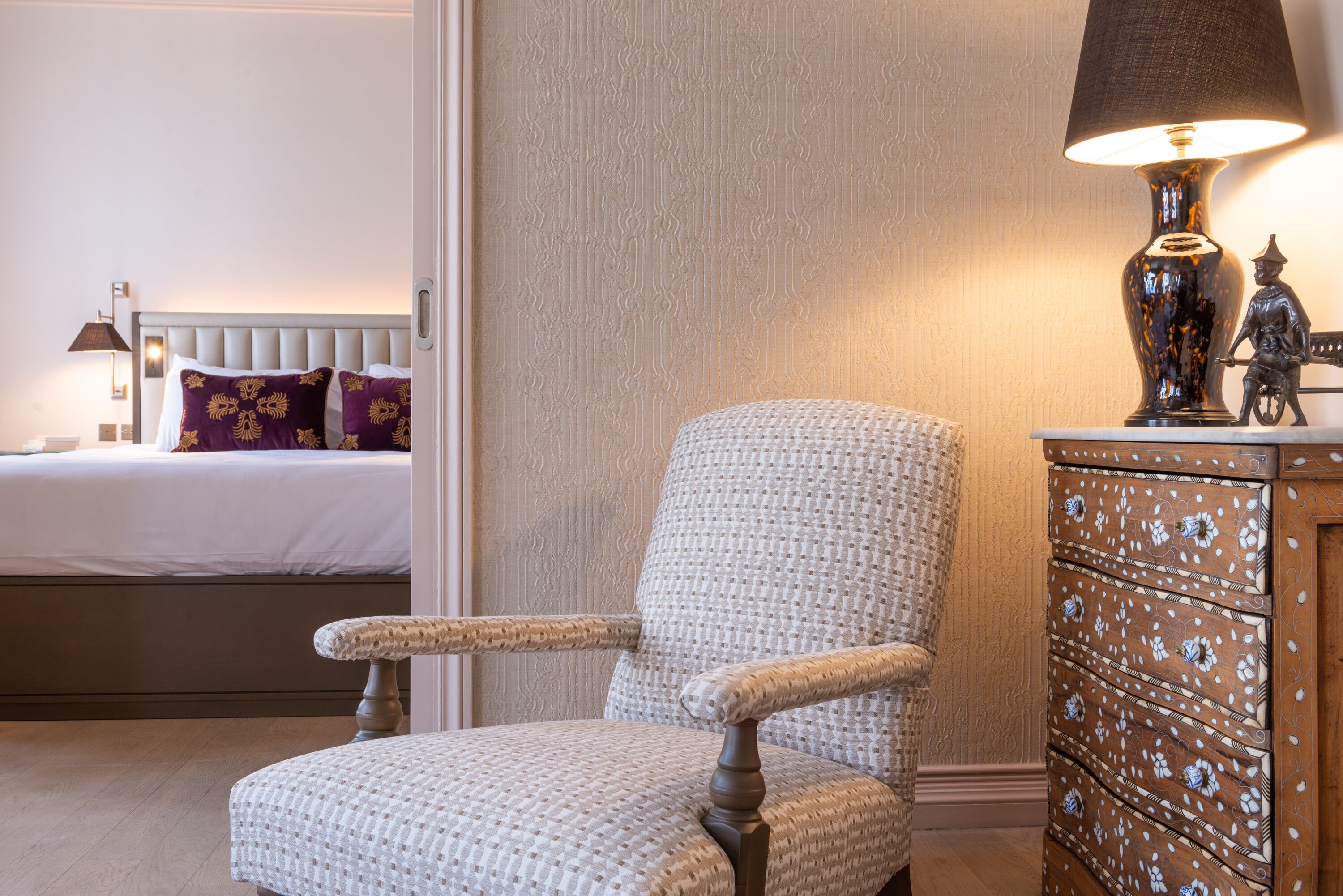 deluxe suite, balcony | in-room safe, individually decorated, blackout curtains, soundproofing