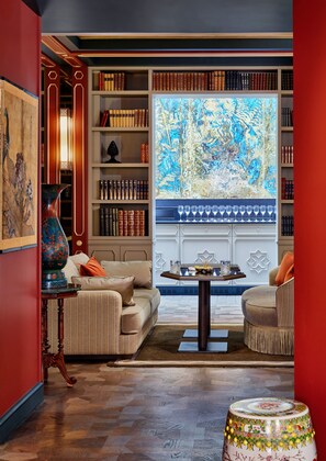 Daily full breakfast for a fee - Hôtel de Montesquieu (Paris)