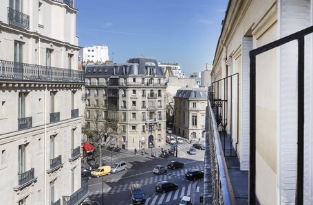 Elysees Union Hotel - Image 1