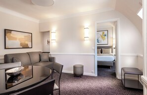 Flat-screen TV - Elysees Union Hotel (Paris)