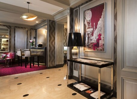 Elysees Union Hotel - Image 29