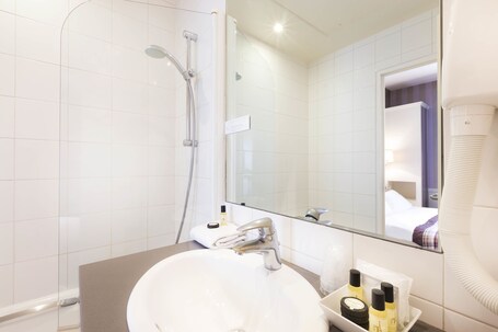 Elysees Union Hotel - Image 13