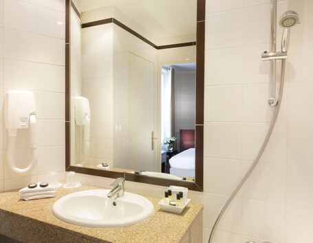 Elysees Union Hotel - Image 24