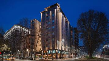 Fassade der Unterkunft – Abend/Nacht