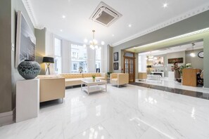 Interior - Gainsborough Hotel (London)