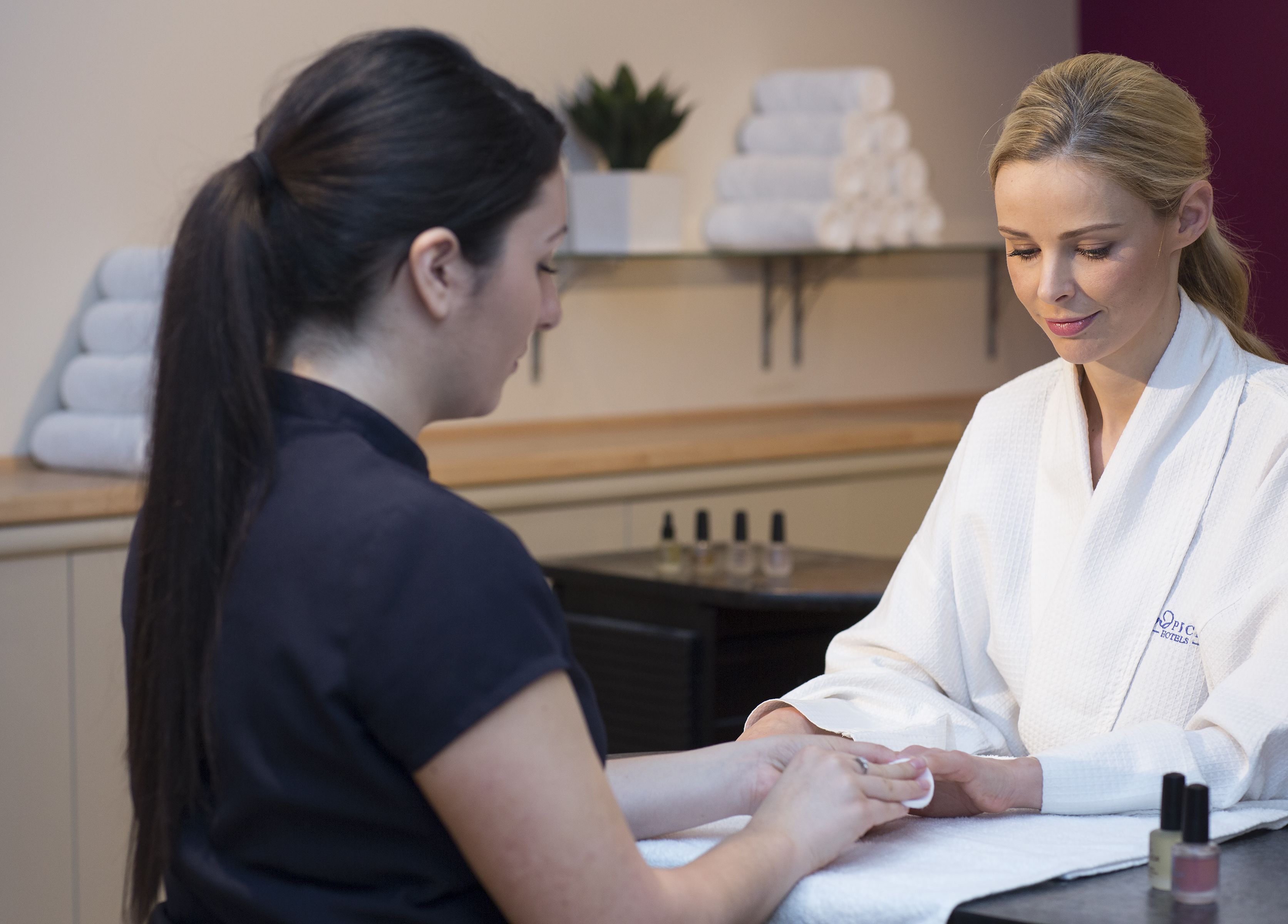 couples treatment room(s), sauna, hot tub, body treatments, hydrotherapy