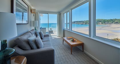 L'Horizon Beach Hotel & Spa