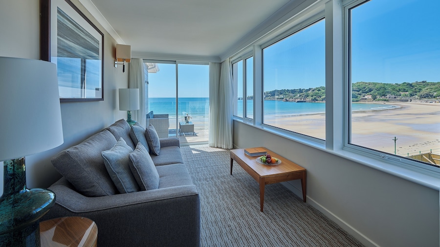 L'Horizon Beach Hotel & Spa